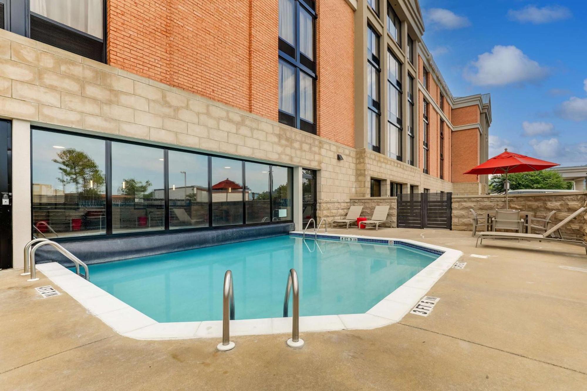 Drury Inn & Suites Birmingham Lakeshore Drive Экстерьер фото