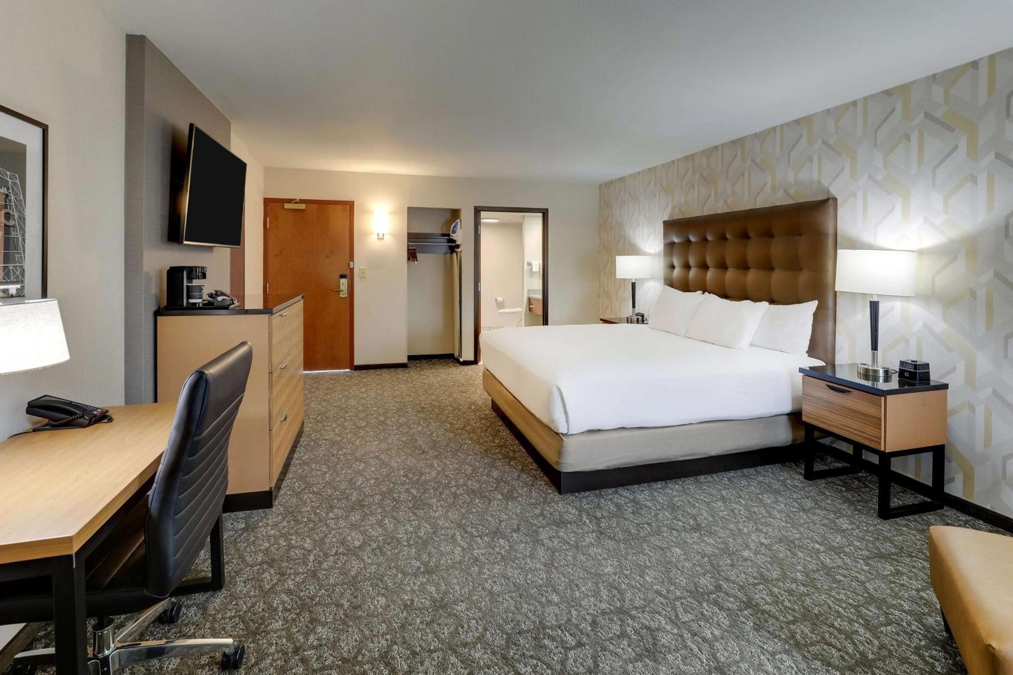 Drury Inn & Suites Birmingham Lakeshore Drive Экстерьер фото