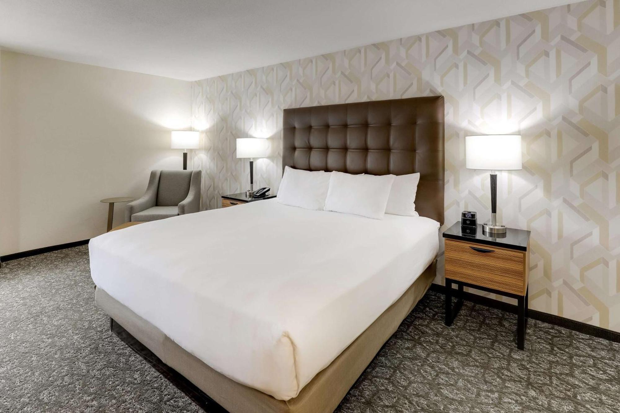 Drury Inn & Suites Birmingham Lakeshore Drive Экстерьер фото